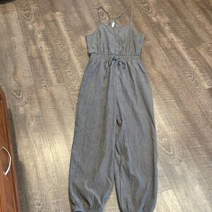 BOUTIQUE HOPE HORIZON OPEN BACK JUMPSUIT GRAY